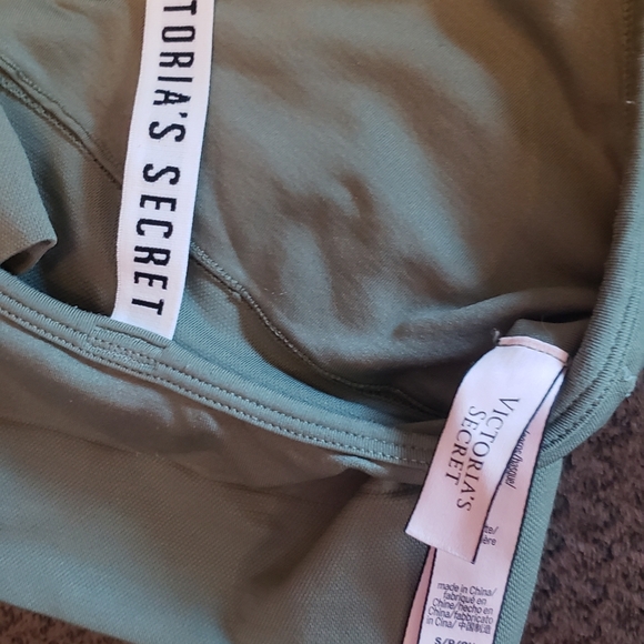 Victoria's Secret sports bra (S)  Hanes white sports bra (M) - Picture 4 of 14